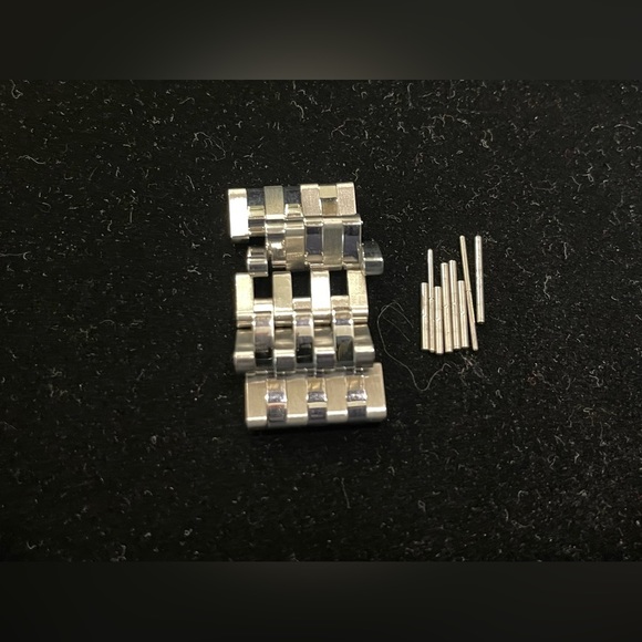 Gorgeous Michele Chronograph CSX Stainless Steel Watch - Picture 4 of 5